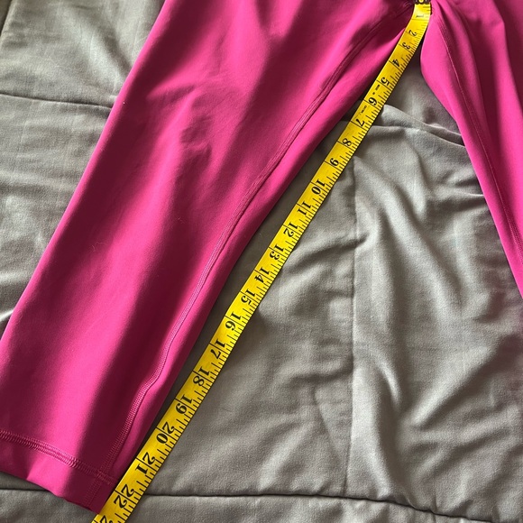 Lululemon Athletica Wunder Train High-Rise Crop Leggings in Magenta Purple - Picture 2 of 6